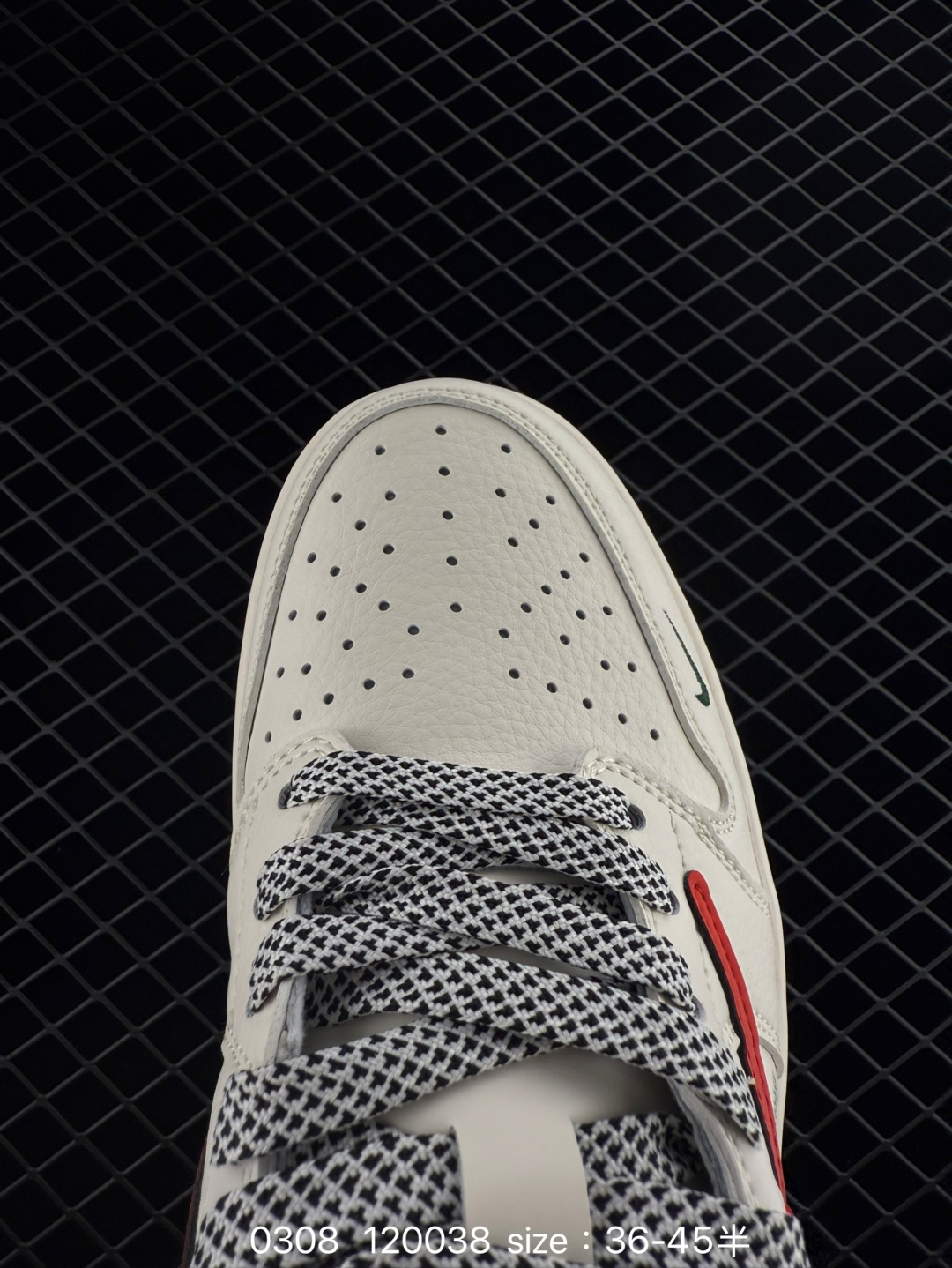 Travis Scott x Air Jordan 1 ” Reverse Mocha “